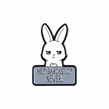 Значок металлический "Me? Sarcastic? Never"